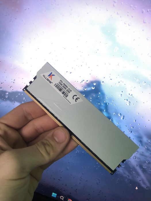 оперативна пам ять 16 гб ddr4 3200 KLLISRE