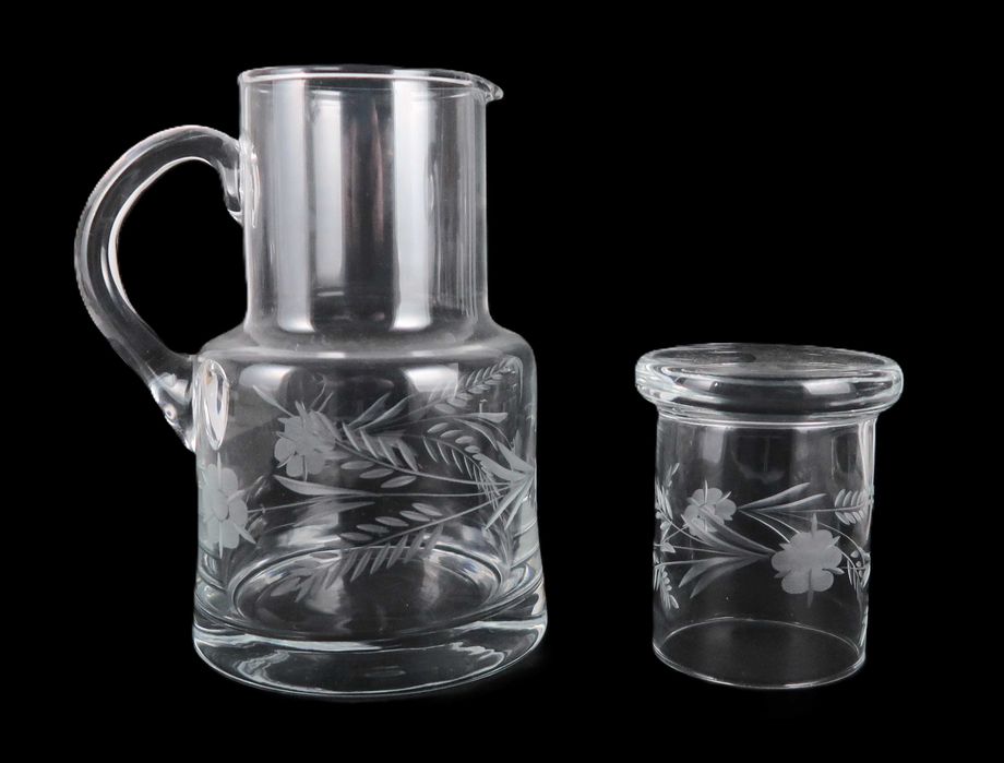 Conjunto de jarro e copo de noite