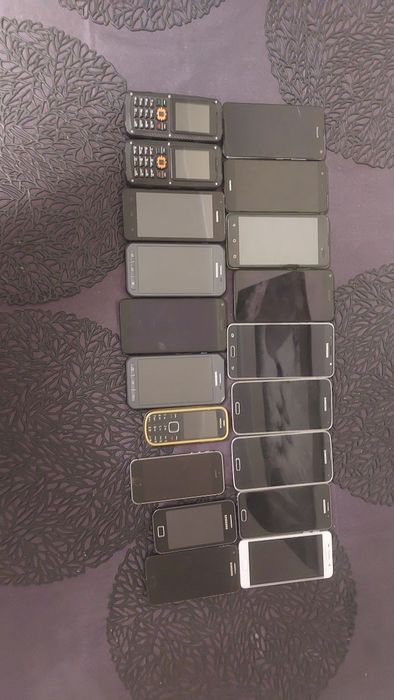 Sprzedam różne telefony