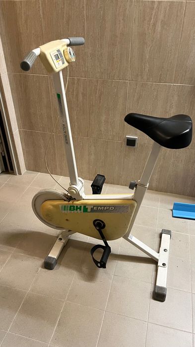 Bicicleta estática BH Tempo