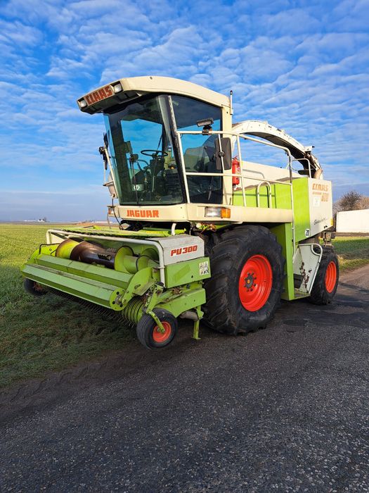 Sieczkarnia do kukurydzy Claas Jaguar 880 z podbieraczem do traw PU300