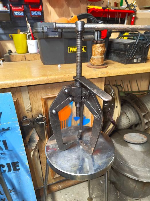 Ściągacz do łożysk i kół pasowych trójramienny. Duży.