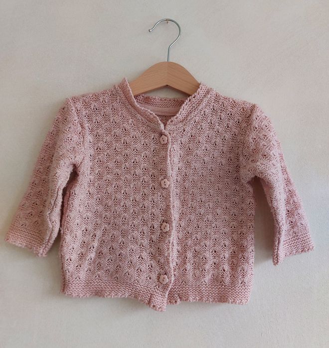 Ażurowy sweterek dla dziewczynki r. 74