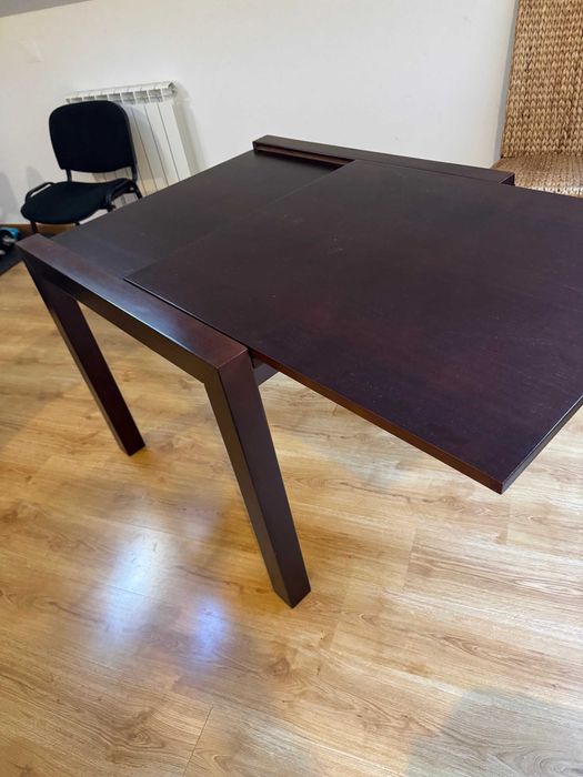Mesa de Jantar + 4 Cadeiras