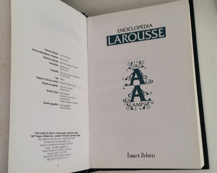 Livro enciclopédia larousse