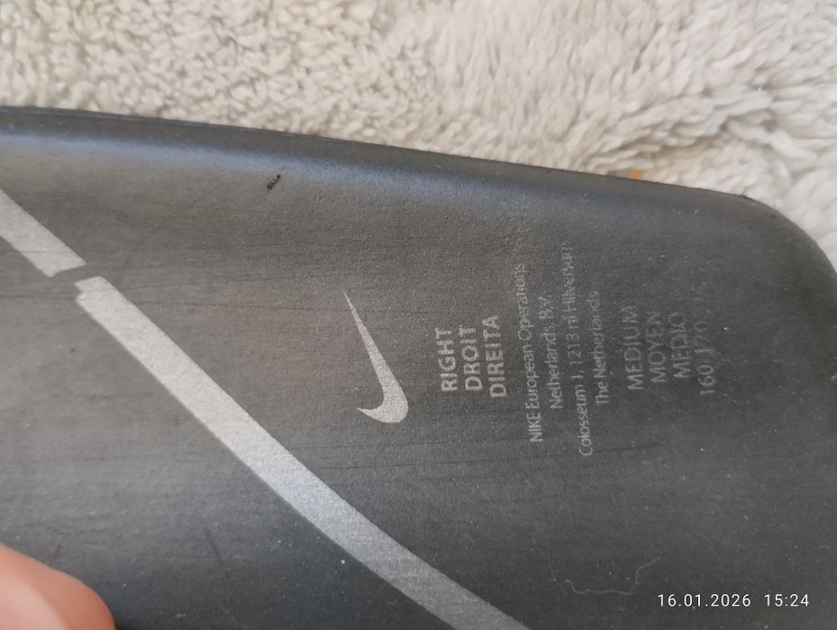 футбольні щитки Nike Mercurial  на ріст 160-170