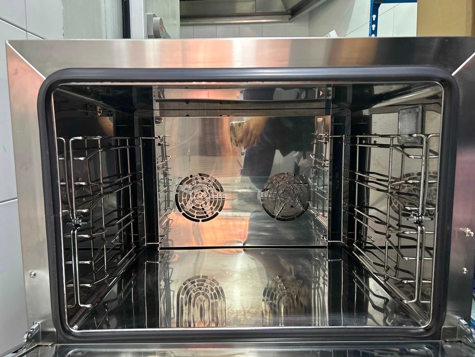 Forno de convecção profissional Tecnodom FEM04NEGNV