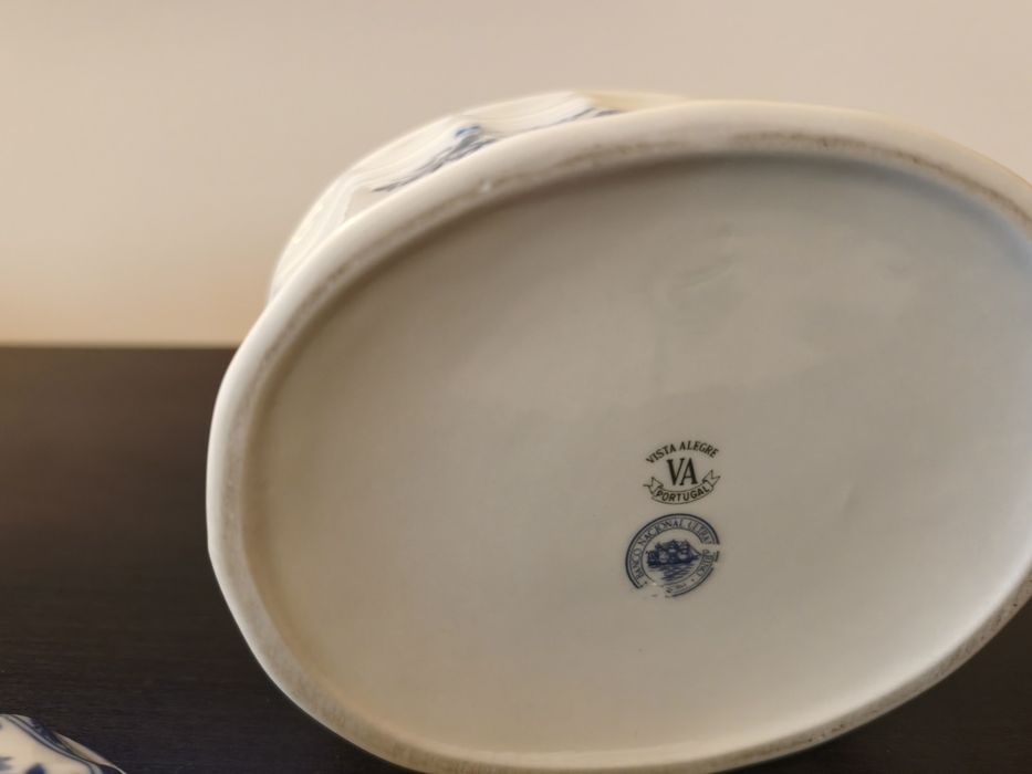 Peça de porcelana Vista Alegre BNU