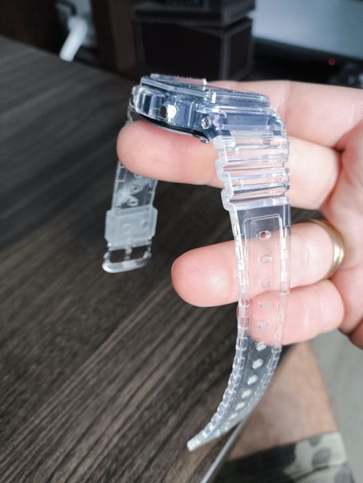 Transparentny zegarek G-shock