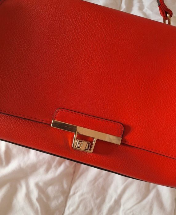 Mala Vermelha muito elegante