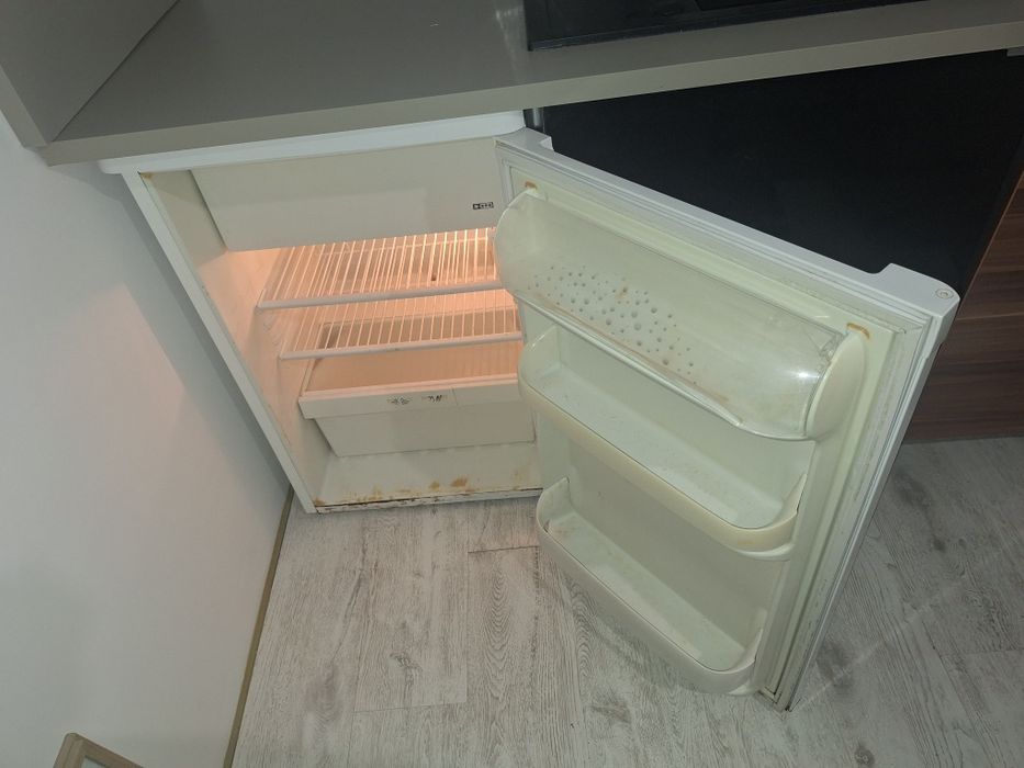 Lodówka zanussi ZT1541 mała WxSxG 85x55x61 sprawna