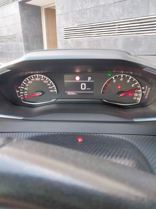 Peugeot 208 PureTech 100 EAT8 Active Pack