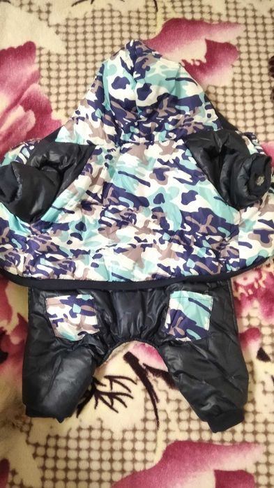 Продам комбінезон для собачки.