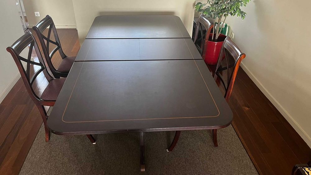 Mesa de Jantar - Estilo Inglês (Oferta 6 cadeiras)