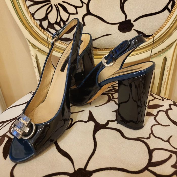 Босоножки Essere