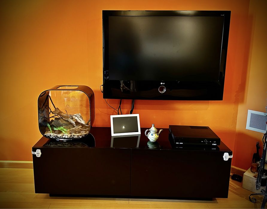 Selling Black TV Stand