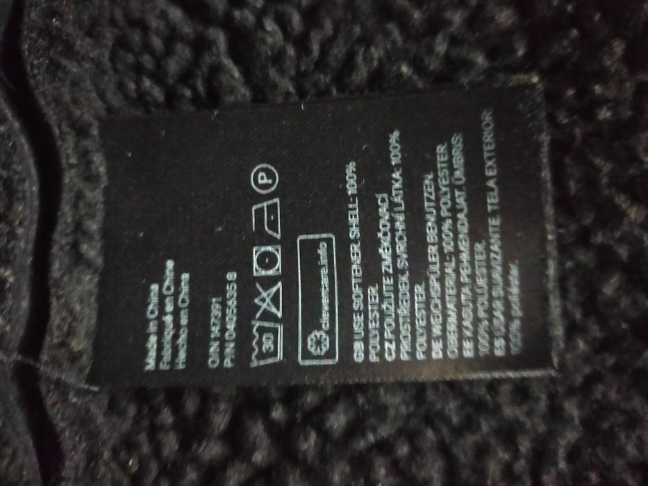 H&M Divided Kożuszek damski czarny zapięcie na bok