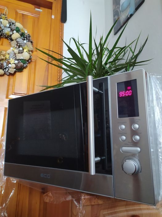 Мікрохвильова піч AEG