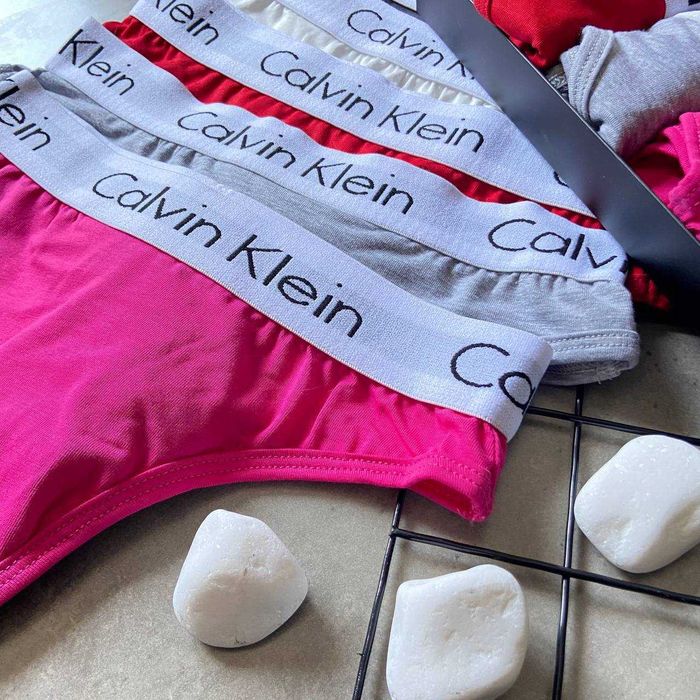 Трусики жіночі стрінги /Женское белье / Жіноча білизна Сalvin Klein