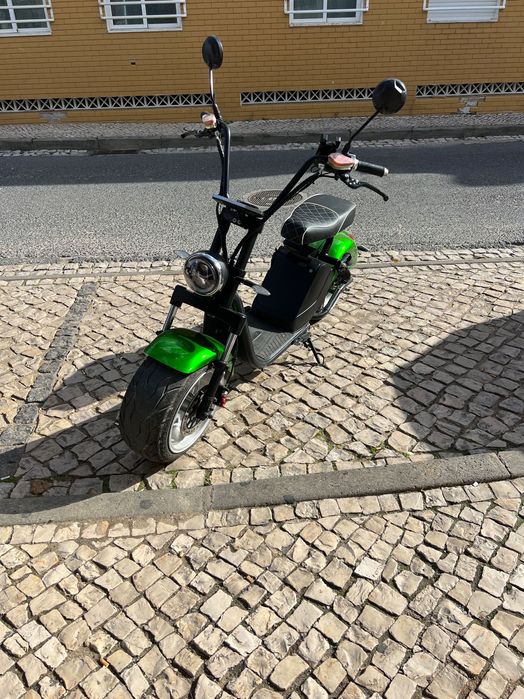 vendo scoter ilectrica por motivos de ter espaço