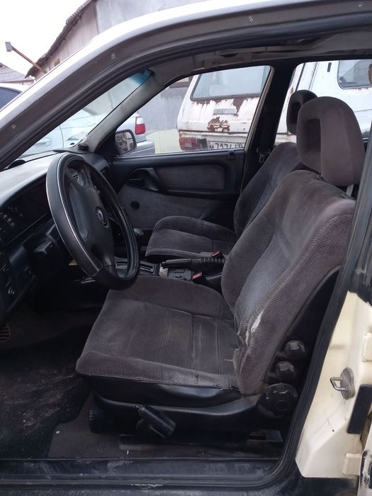 Розборка по болтам  опель омега А 2.0,2.4 бенз седан