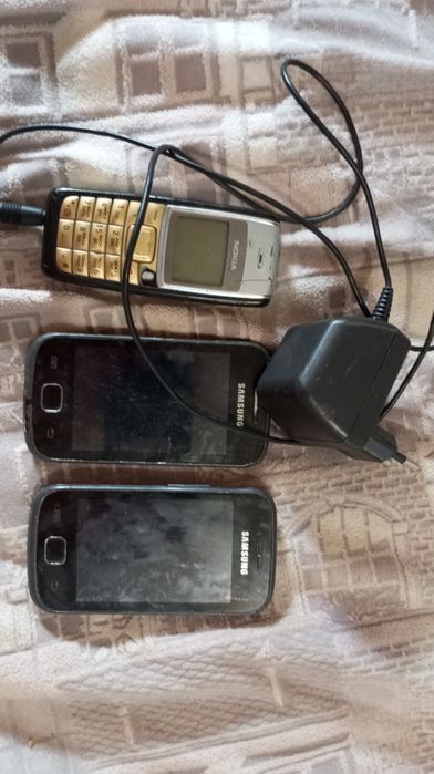 Продам мобільний телефон самсунг