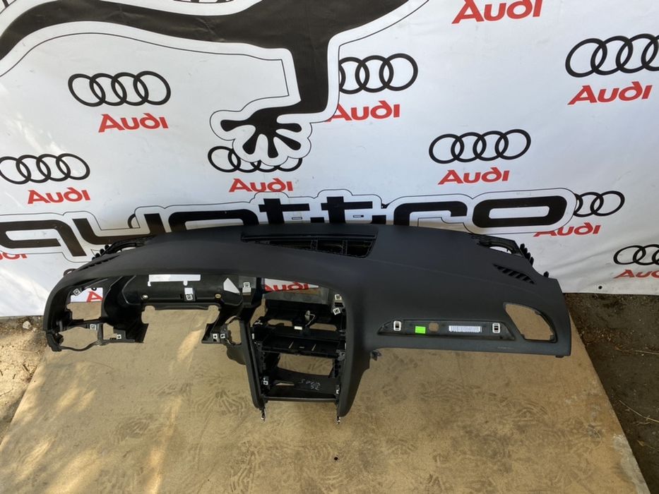 Торпеда консоль панель Audi A4 B8 чорна \ сіра \ коричнева