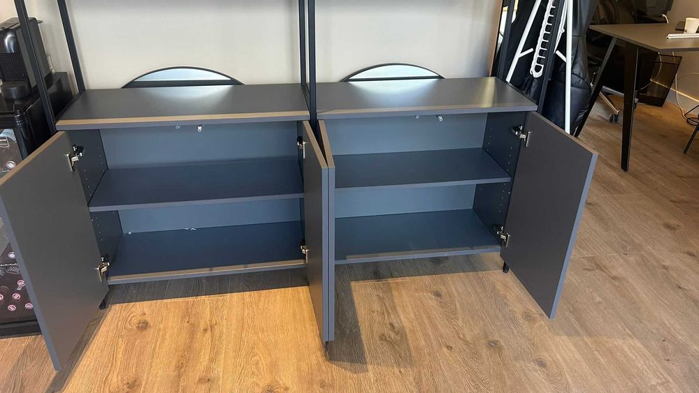 Móvel Estante Moderna com Arrumação