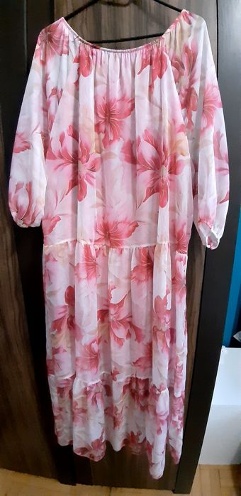 Piękna długa sukienka