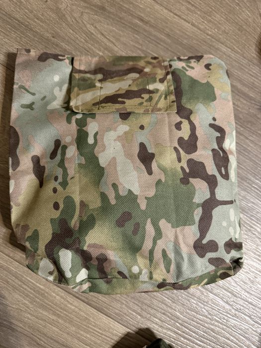 Спальний мішок, сумка скиду, шкарпетки,ремінь,аптечка,чохол кайданок