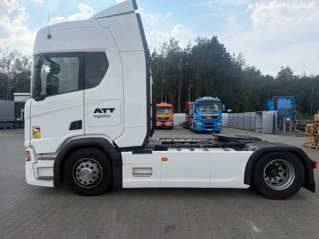 alt