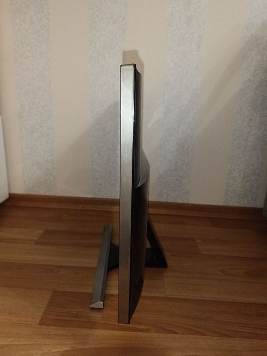 монитор U28E590D