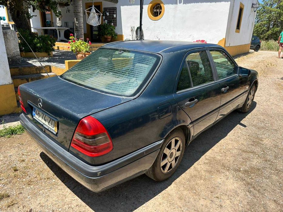 Mercedes C220 Diesel (W202) 1996 – Inspeção até 02/2027 (Para desimpedir)