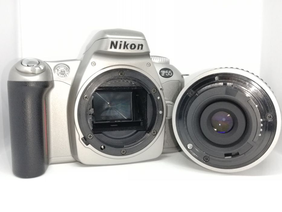 Nikon F 55 + Nikkor AF 28-80mm c/ NOVAS