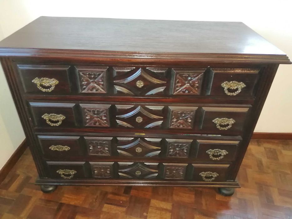 Armários, cómodas, cama