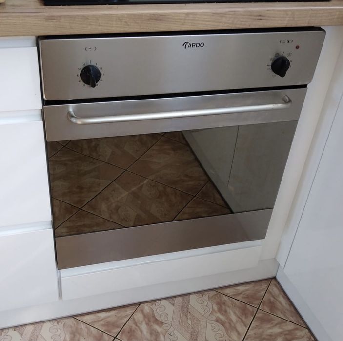 Używany piekarnik srebrny Ardo