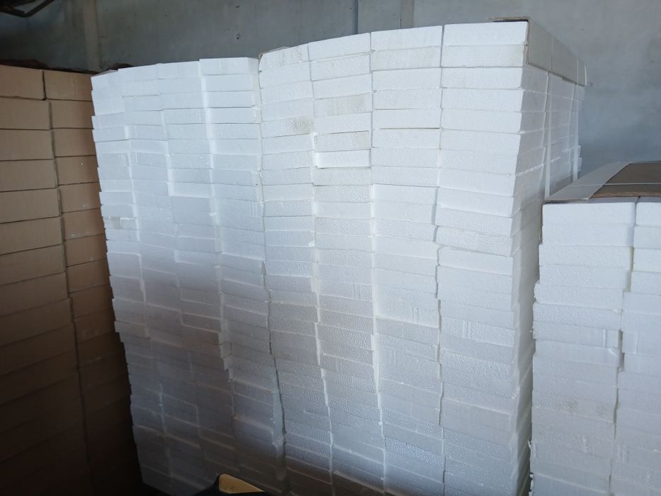 Styropian w równych kawałkach 20x65x5