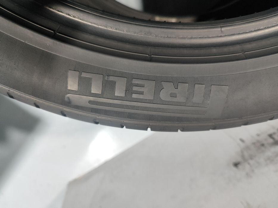 2 pneus semi novos 275-40R20 Pirelli - Oferta dos Portes