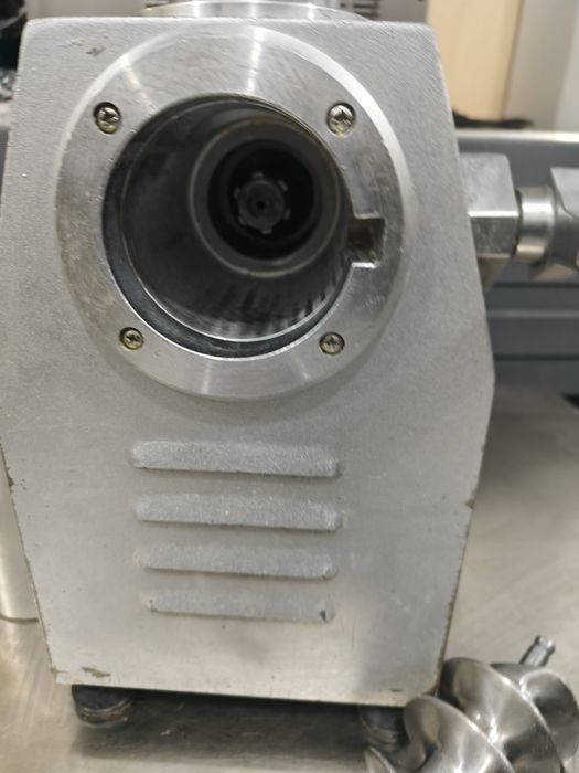 Професійна м'ясорубка та тендерайзер бу