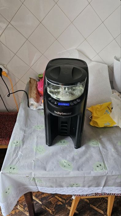 Машинка для  суміші baby brezza