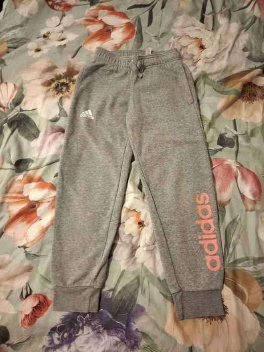 Теплые спортивные штаны Adidas на девочку 7-8лет