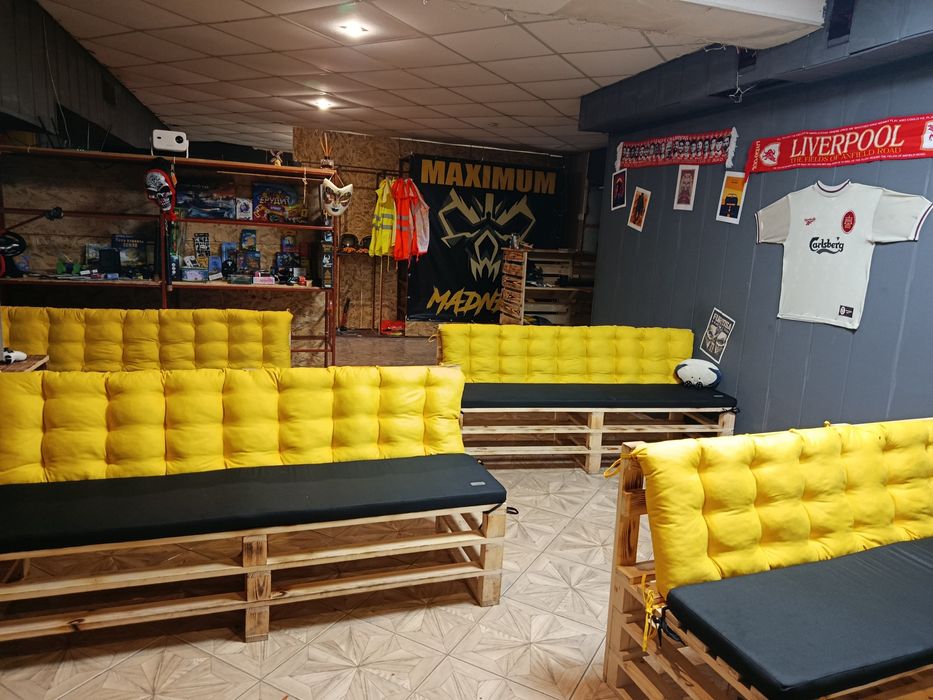 Продам меблі для бізнесу