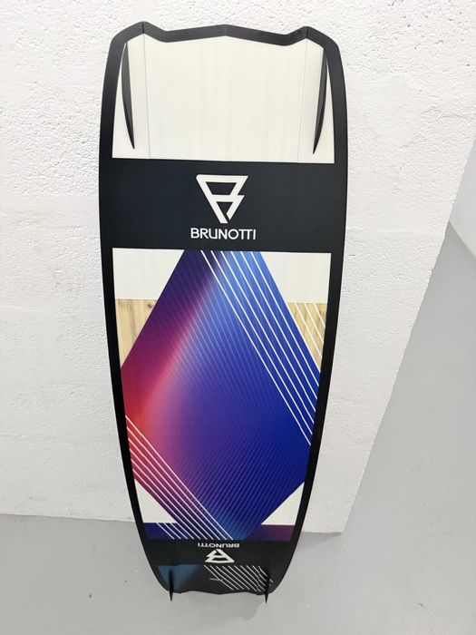 Prancha Board Kitesurf Brunotti 141-42 Nova