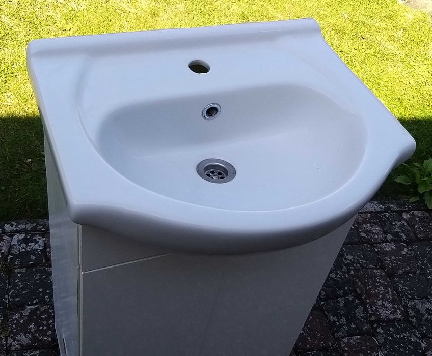 Szafka z umywalką szerokość 50cm