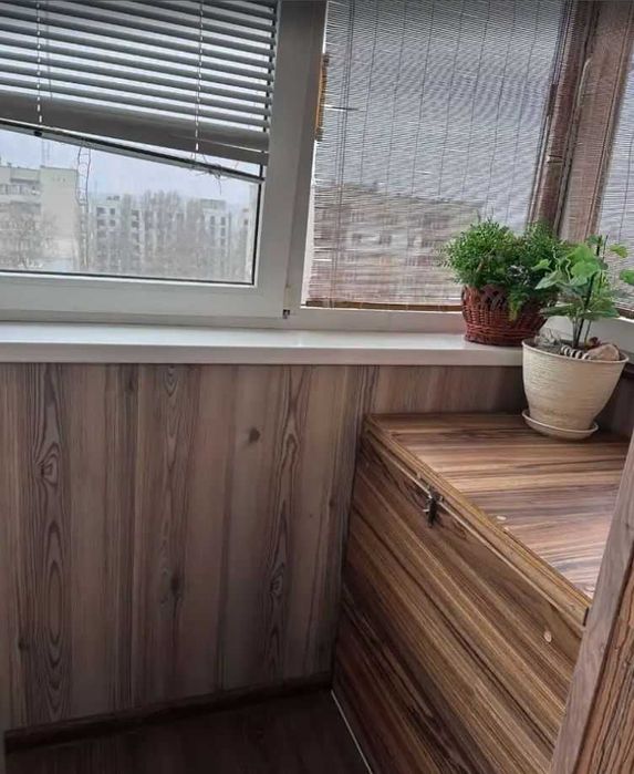 3 кім 65 м2 СЕРЕДНІЙ поверх багатоповерхівки ТОПОЛЬ (718758)