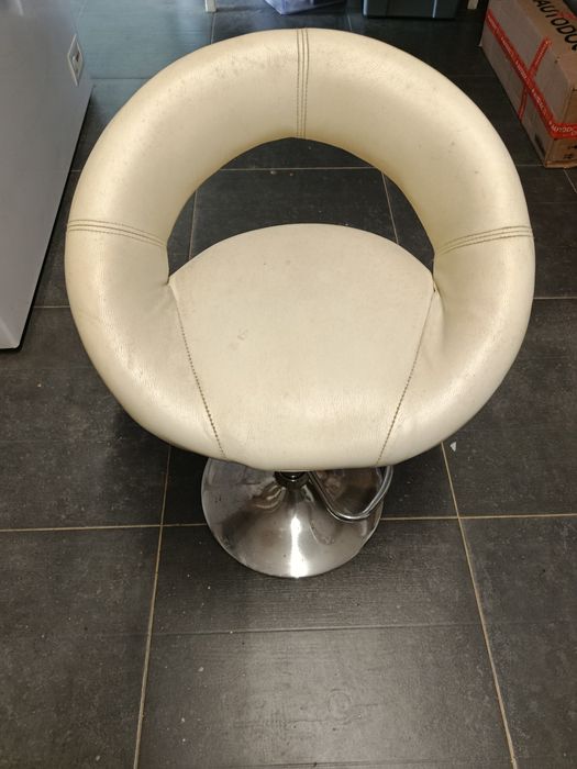 Banco rotativo e elevatório