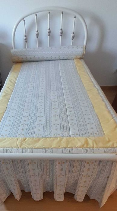 Cama de Ferro Branca