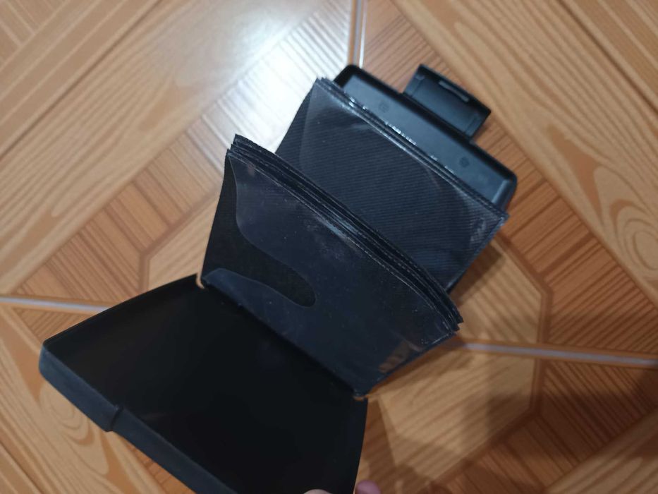 Porta CDs e/ou DVDs , capa rígida Caselogic, COMO NOVA !