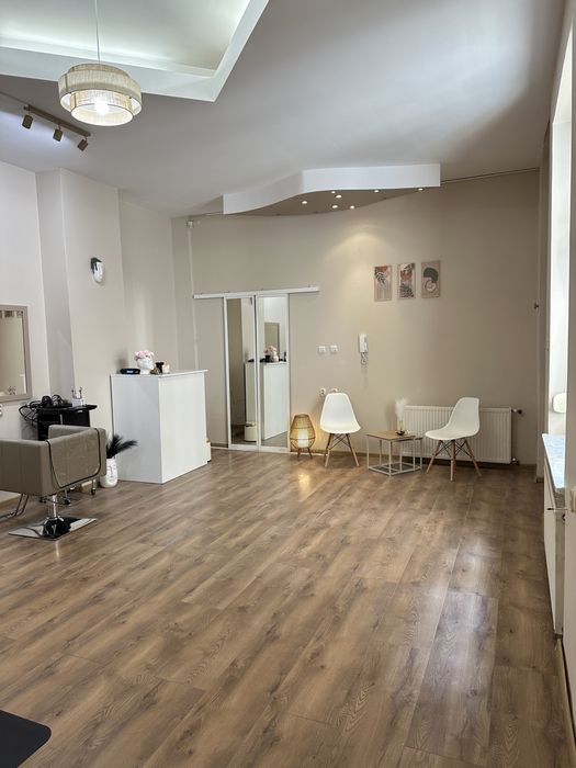 Wynajme osobny gabinet oraz stanowisko