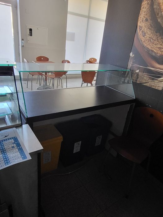 Vitrine / Expositor de vidro para pastelaria ou loja